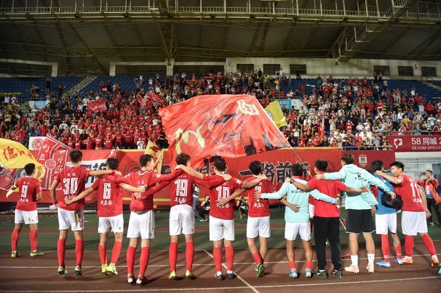 葡萄牙战亚美尼亚全场数据：控球率76-24，射门26-3（葡萄牙vs亚美尼亚全场统计：控球76%-24%，射门26比3）