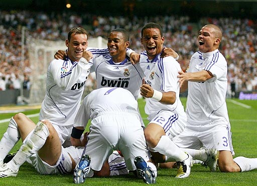 代表三支不同球队连续5场欧冠进球，哈兰德是历史第一人（为三队均斩获欧冠五连场进球，哈兰德成史上首人）