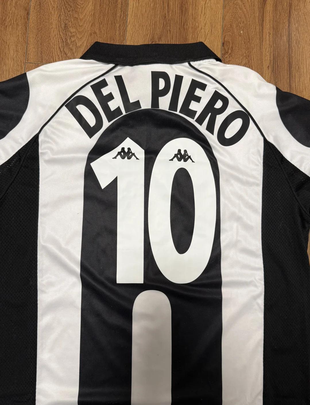 对阵都灵时的这粒任意球，至今仍让红黑军团球迷津津乐道