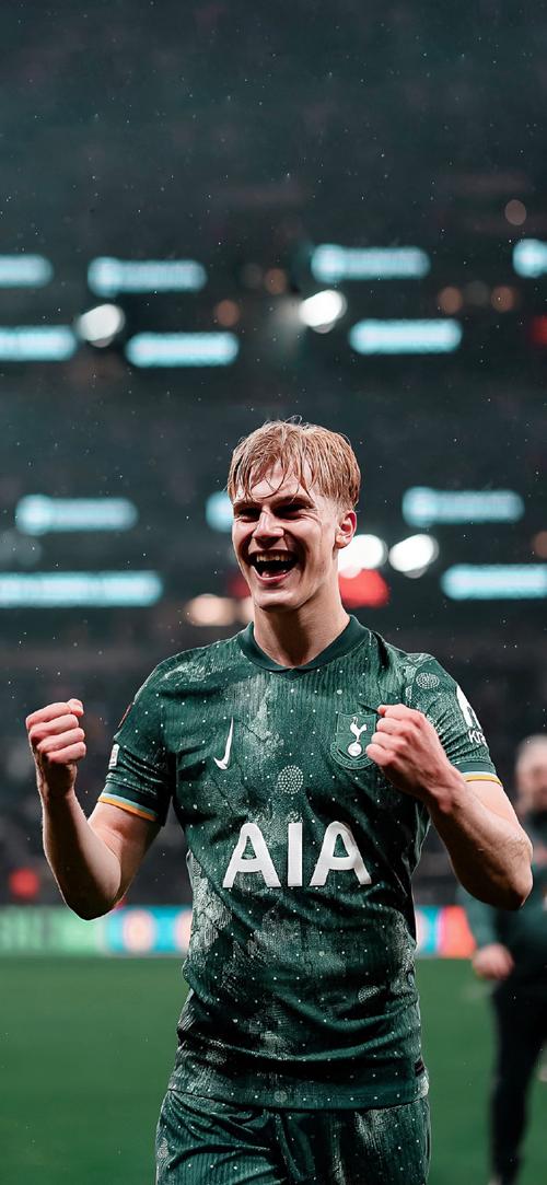 自威廉以来，埃斯特旺是首位连续3场欧冠进球的切尔西球员