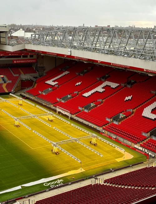 博班：因凡蒂诺现在太痴迷于搞政治，这让人感到羞耻（博班：因凡蒂诺如今过度沉迷政治，令人羞愧）