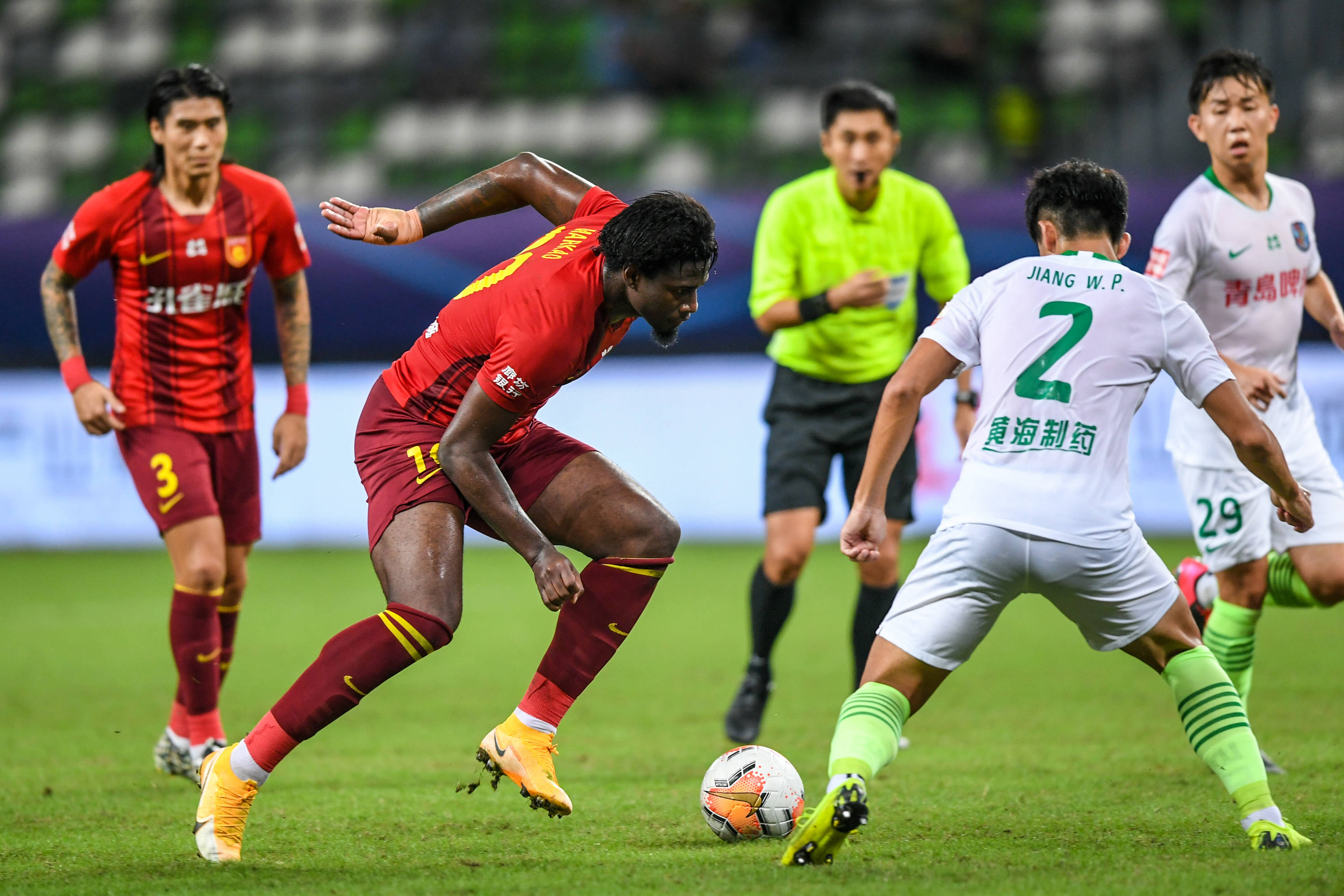 智利队官方：后卫西拉尔塔遭遇肌肉伤病，无缘对阵秘鲁（智利队官宣：后卫西拉尔塔肌肉受伤，将缺席对秘鲁的比赛）