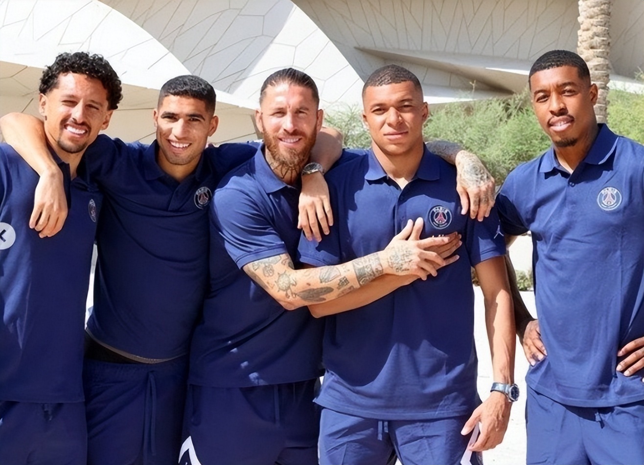 拜仁连续18场联赛每场都至少进两球，距德甲纪录只差两场