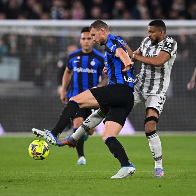 热议汪士钦染红：武侠小说里叫“狂性大发”，臭毛病纯惯的！（汪士钦染红引争议：武侠里叫“狂性大发”，这臭毛病是惯出来的）